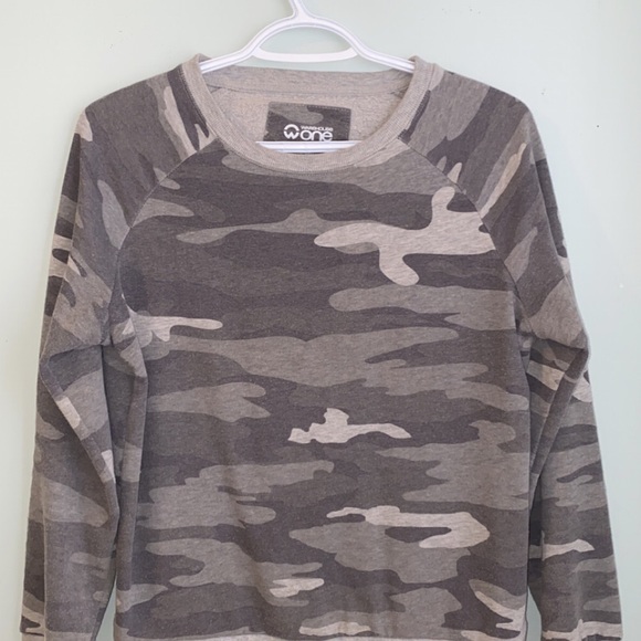 Clothing - Picture 10 of 14